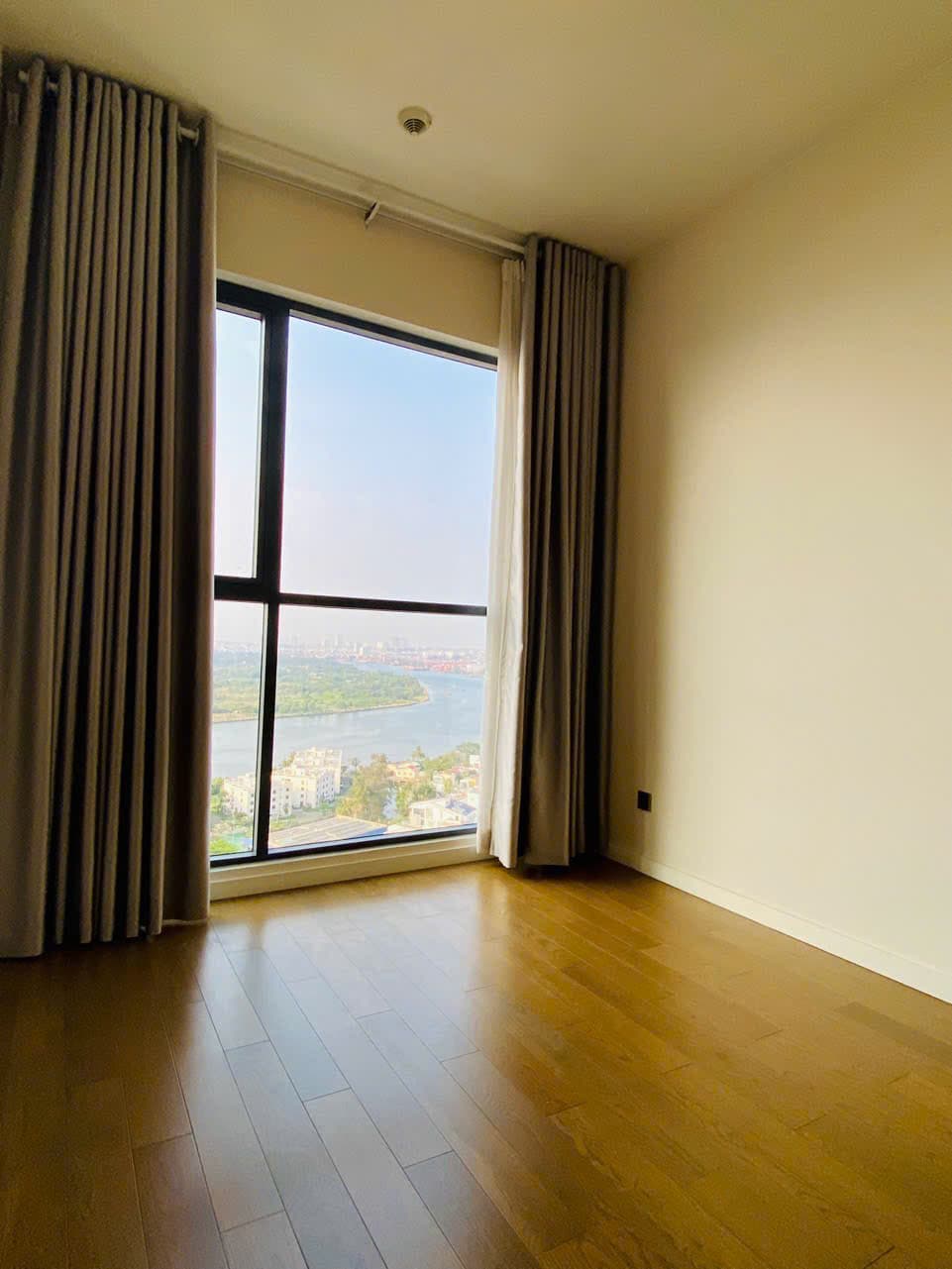 타오디엔 Fraser Q2 3침실 12층 월세 사진 5 |  |  |