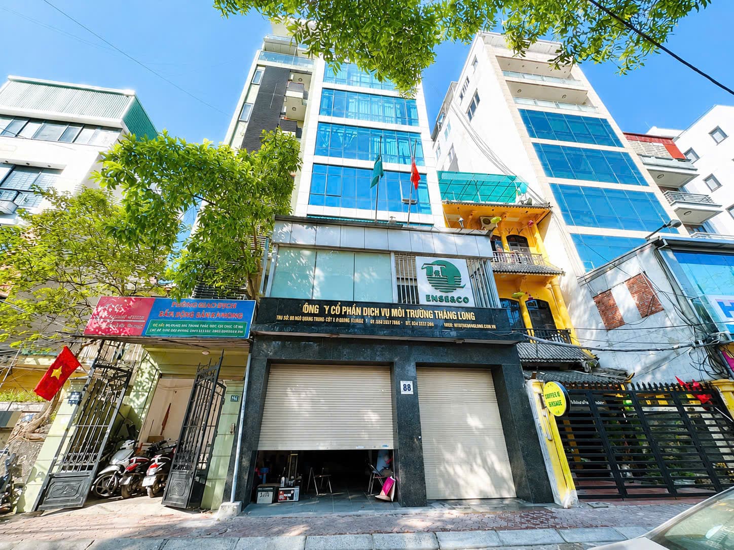 CHO THUE VAN PHONG / MBKD – TOA NHA MAT NGO HOANG QUOC VIET – CAU GIAY – VAO LUON 상가 임대 사진 1