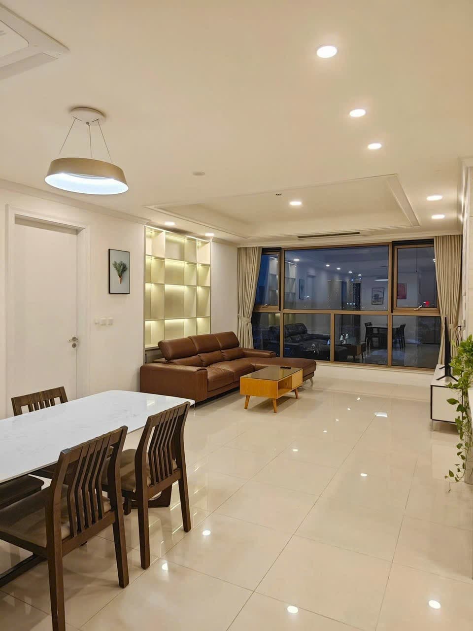 Tay Ho 11 photo