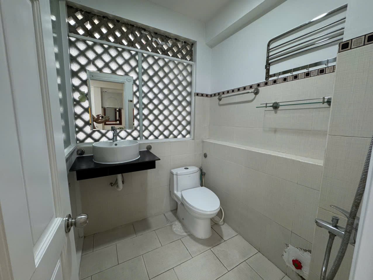 Khu vực khác / cần kiểm tra 2 ảnh