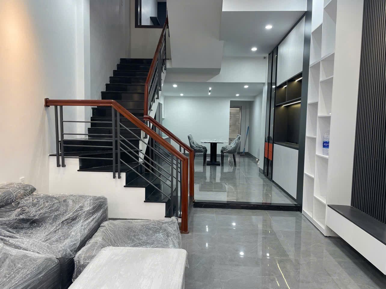 🏡 3층 단독주택 임대 월세 매물 사진 2 |