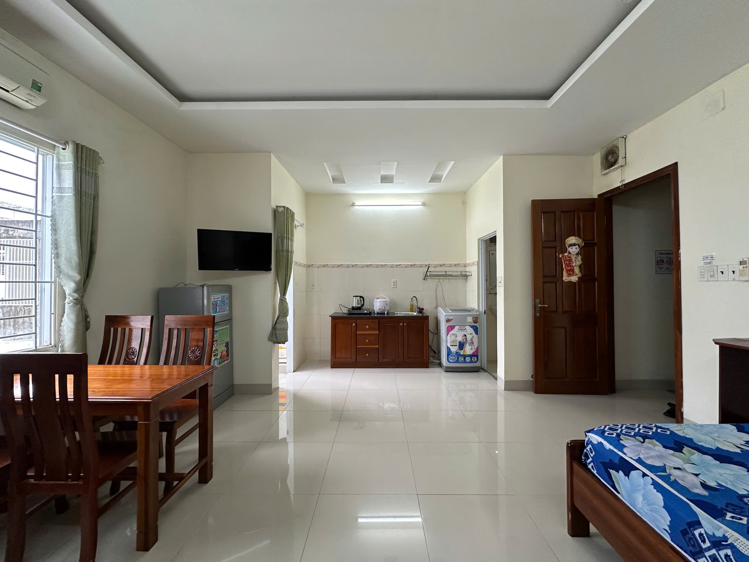 Phuoc Hoa · Xom Moi 2 photo