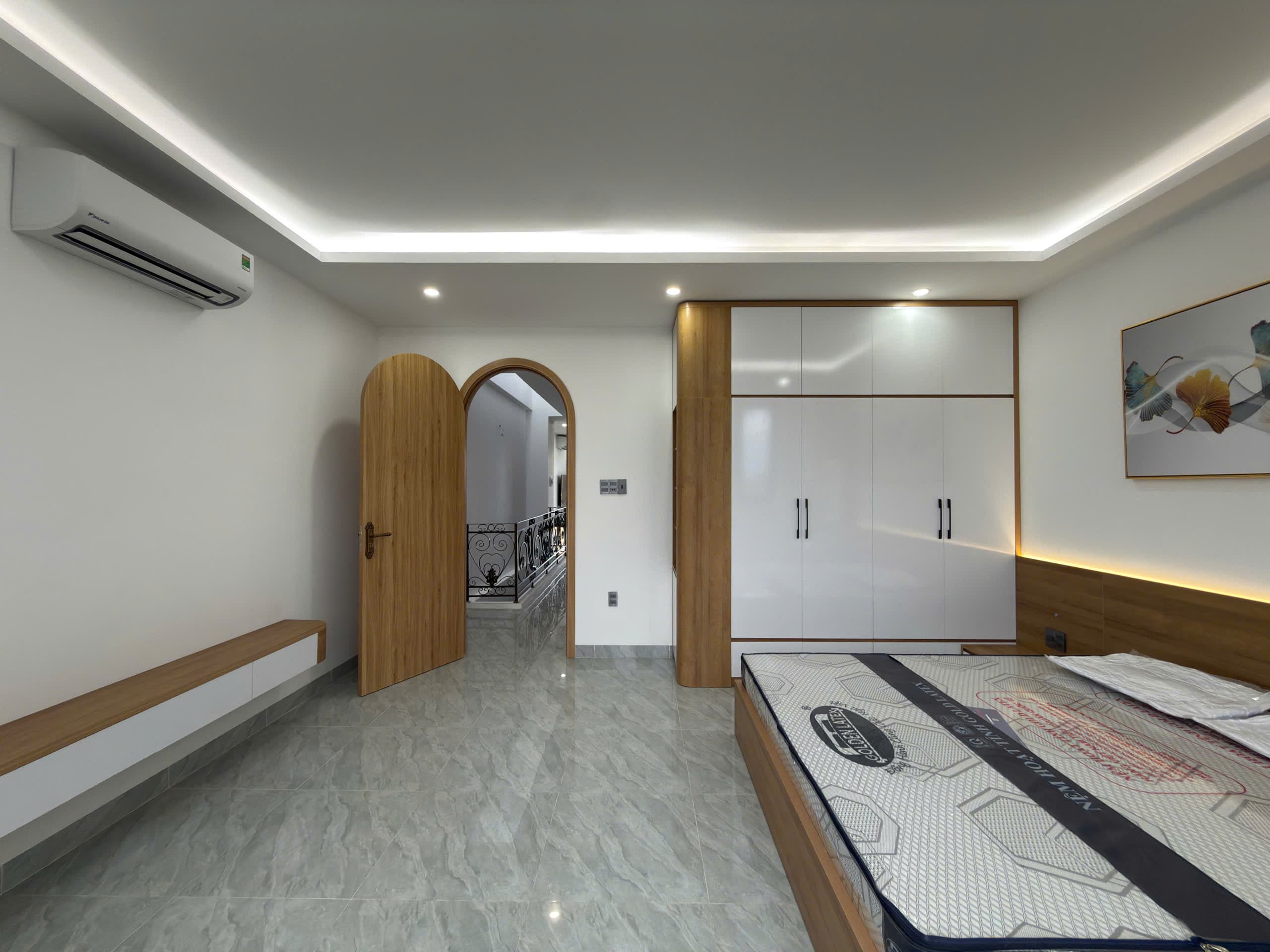 하 꽝 1 펜트하우스 160m² 침실1 신축 풀옵션 사진 13 |