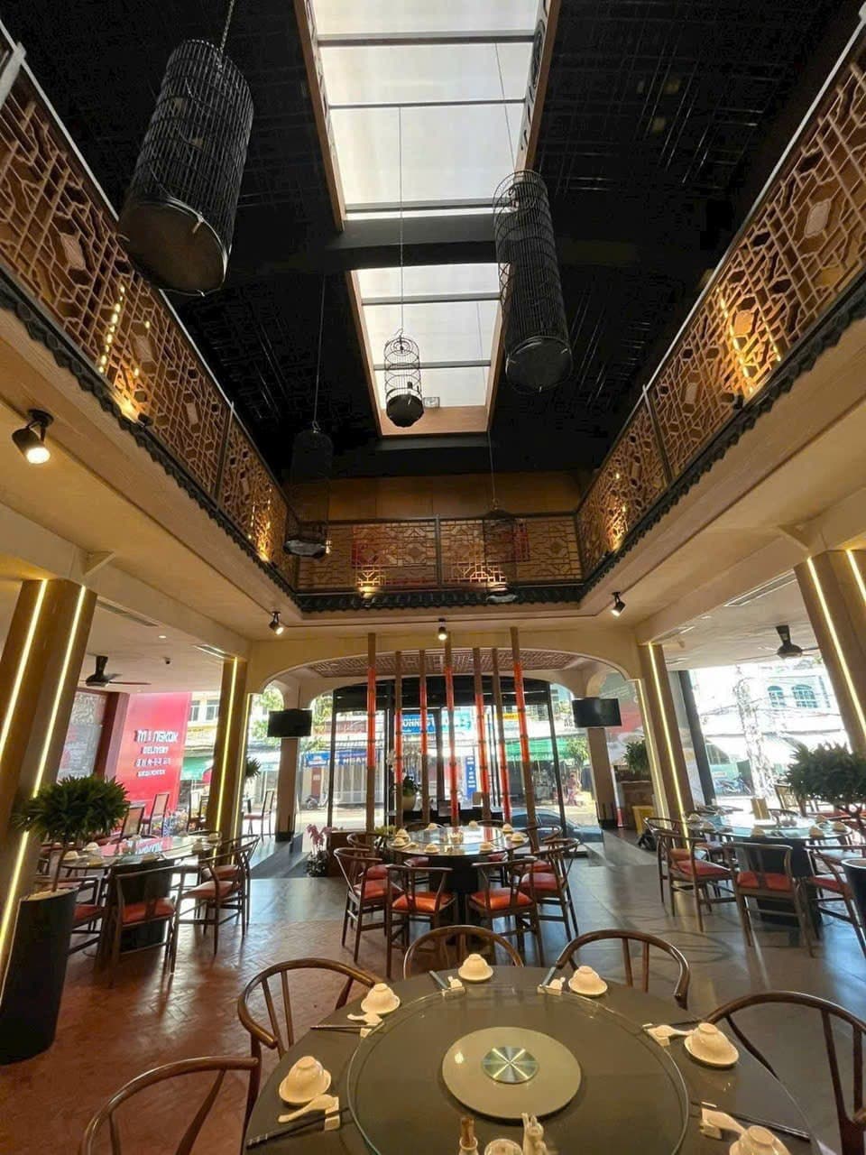 반돈 대로변 상가 임대 650m² 사진 1