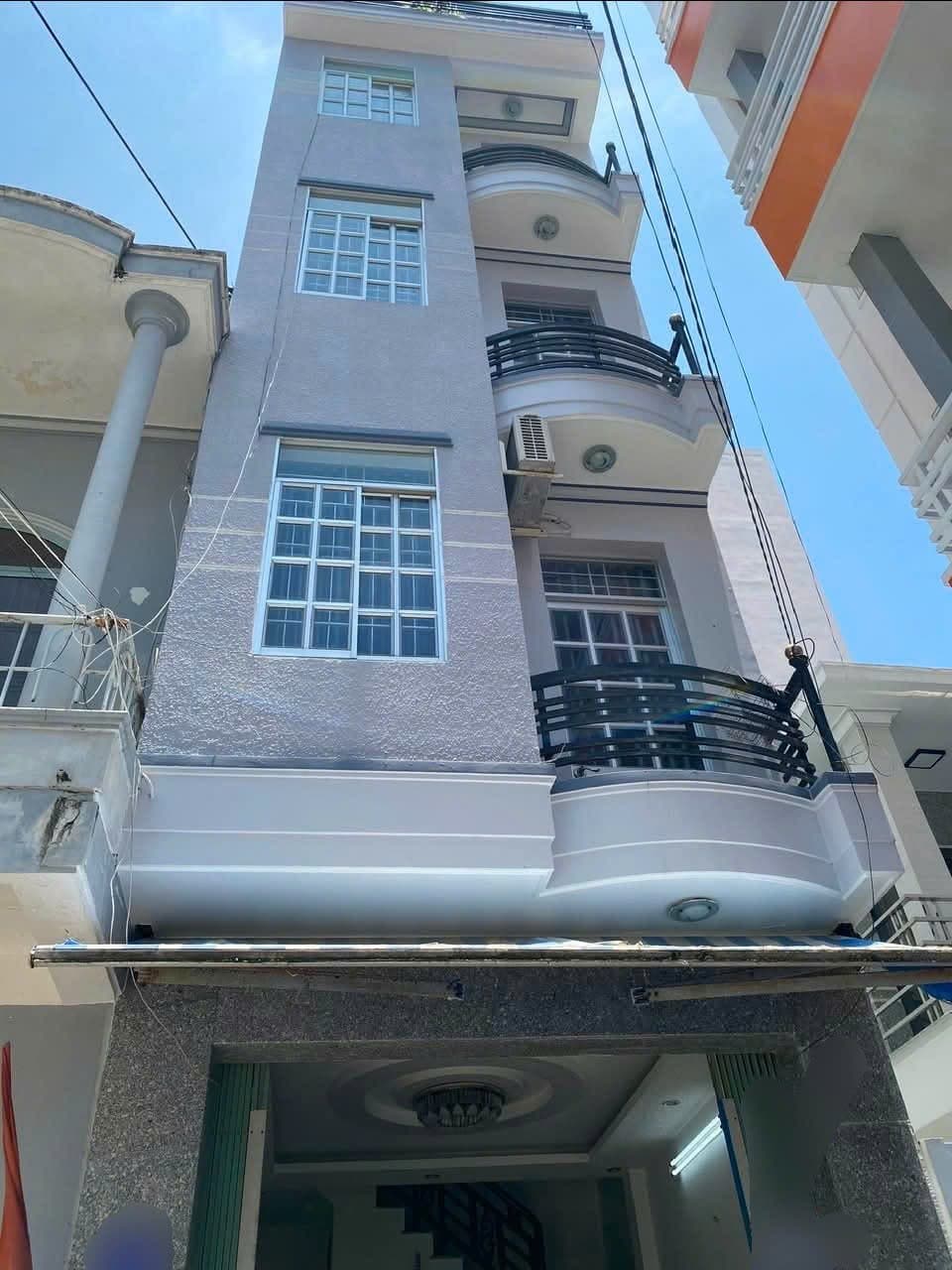 비엣투 골목 단독주택 5층 6침실 임대 사진 1