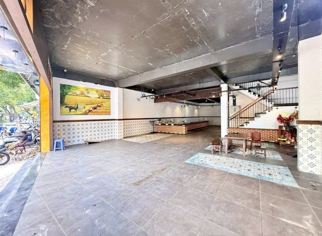 락롱꽌 대로변 상가 임대 247m² 사진 3