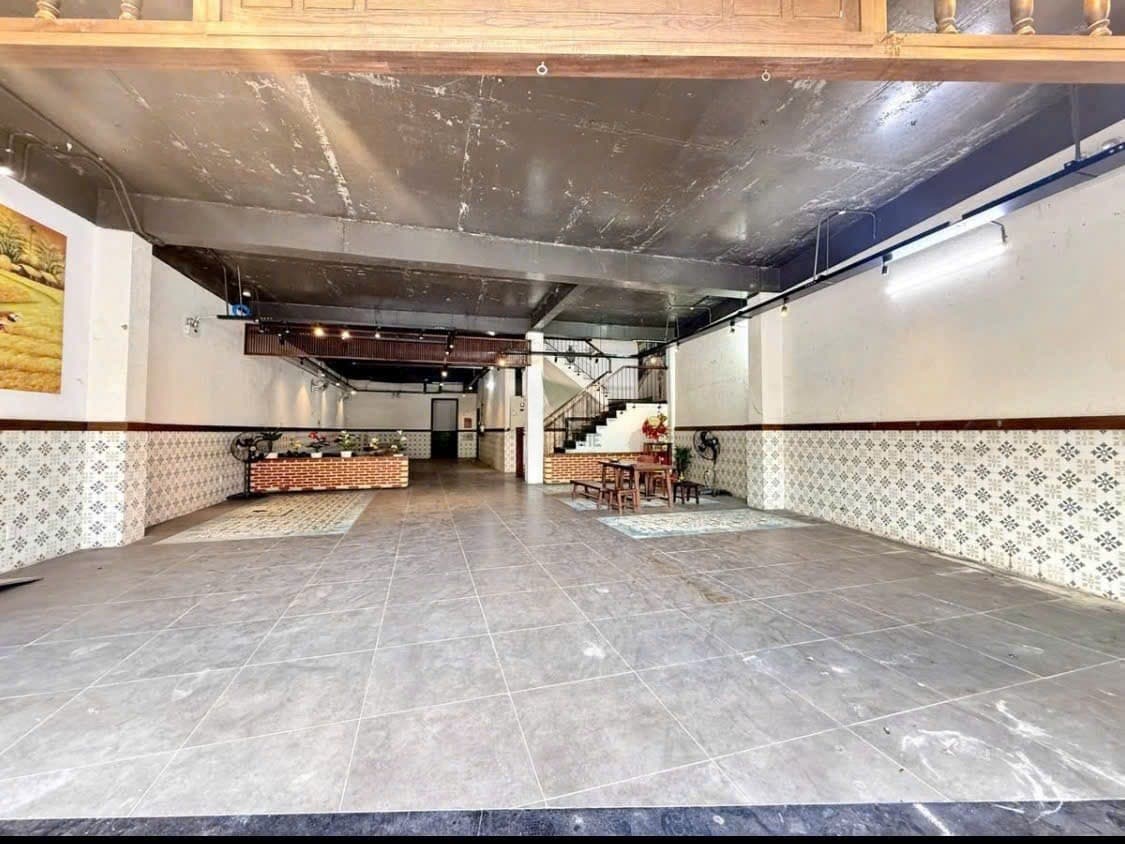 락롱꽌 대로변 상가 임대 247m² 사진 6