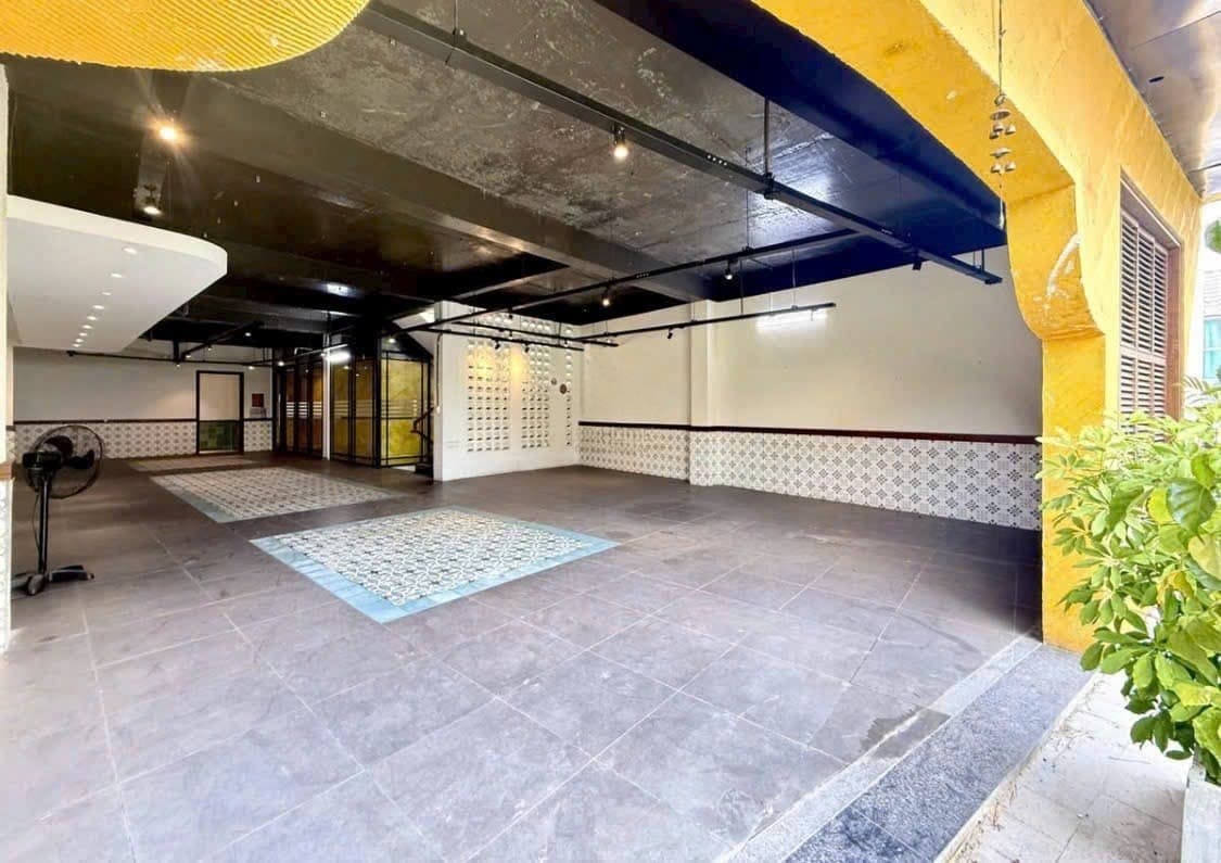 락롱꽌 대로변 상가 임대 247m² 사진 8