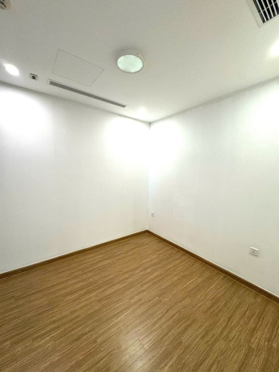 빈홈스 스카이레이크 S3동 고층 3베드룸 사진 6 |  |