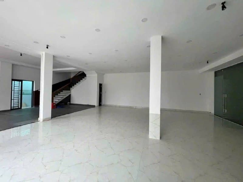 하 꽝 2 코너 건물 3층+옥상 600㎡ 임대 사진 5 |
