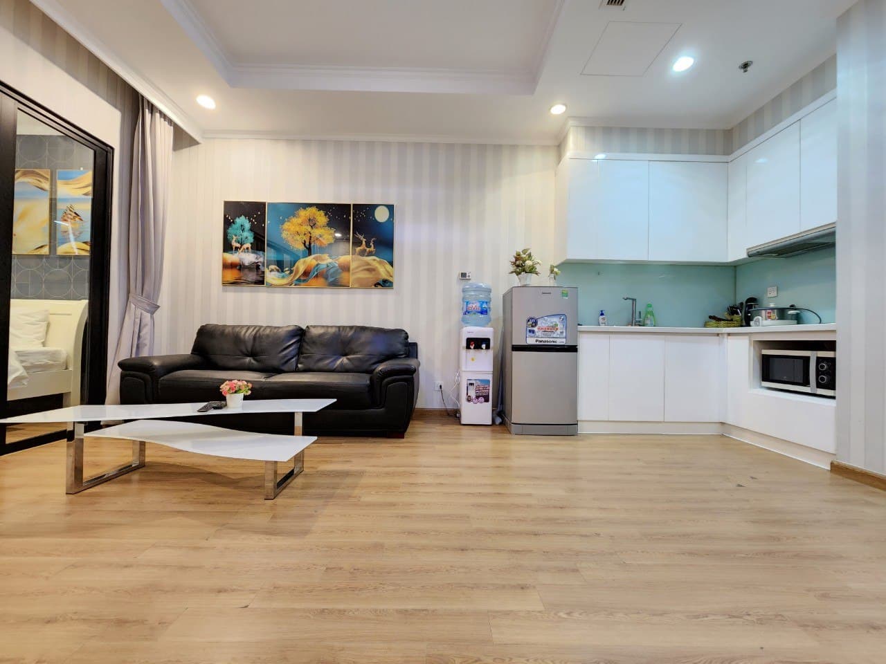 로얄시티 R6동 5층 1베드 55㎡ 단기숙박 사진 11 |  |