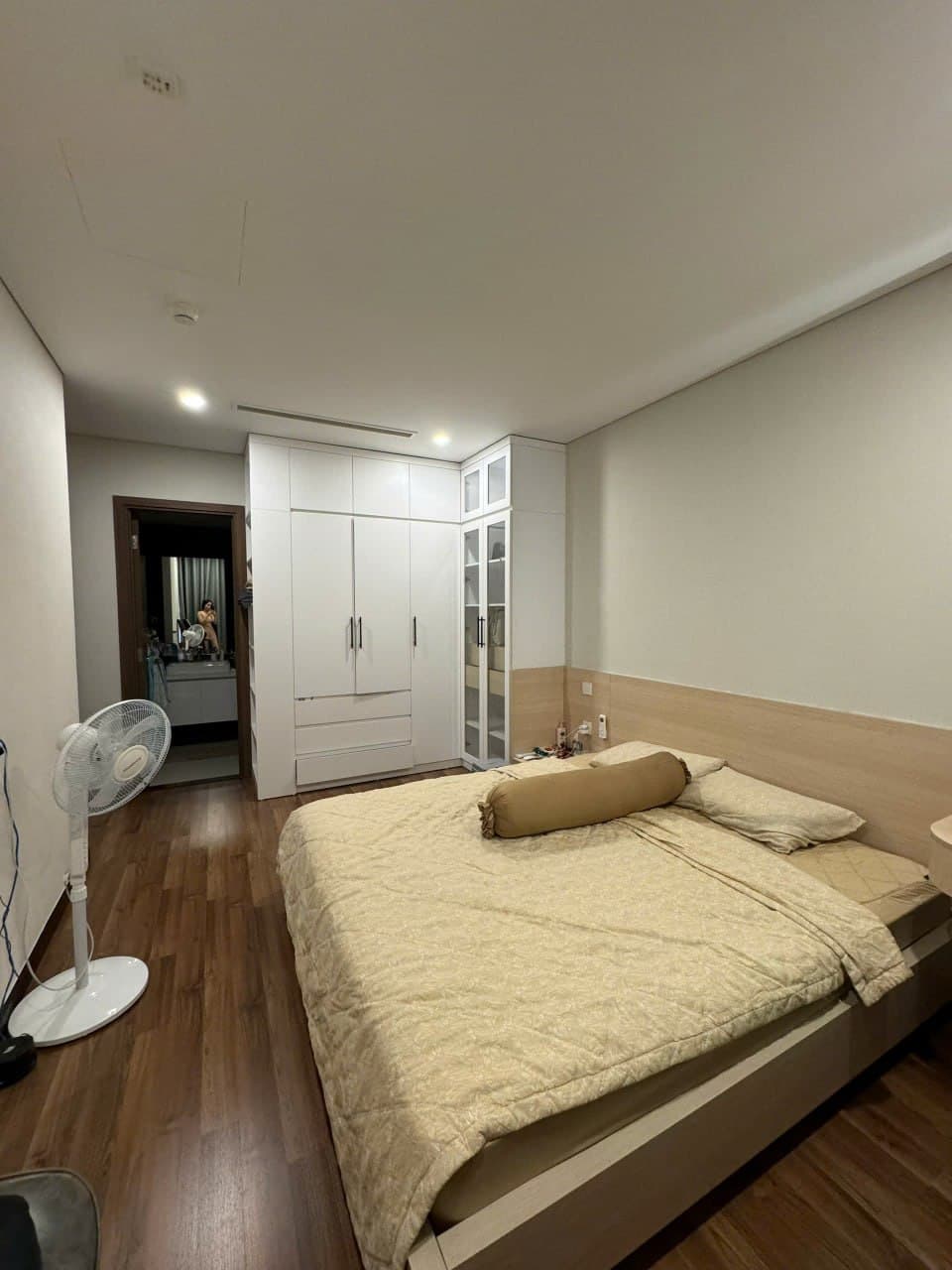 S동 중층 2베드룸 77㎡ 풀옵션 월세 사진 5 |  |