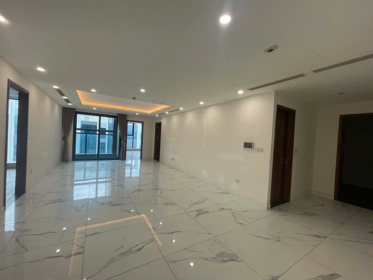 Sunshine Center 팜흥 3침실 153㎡ 월세 사진 1