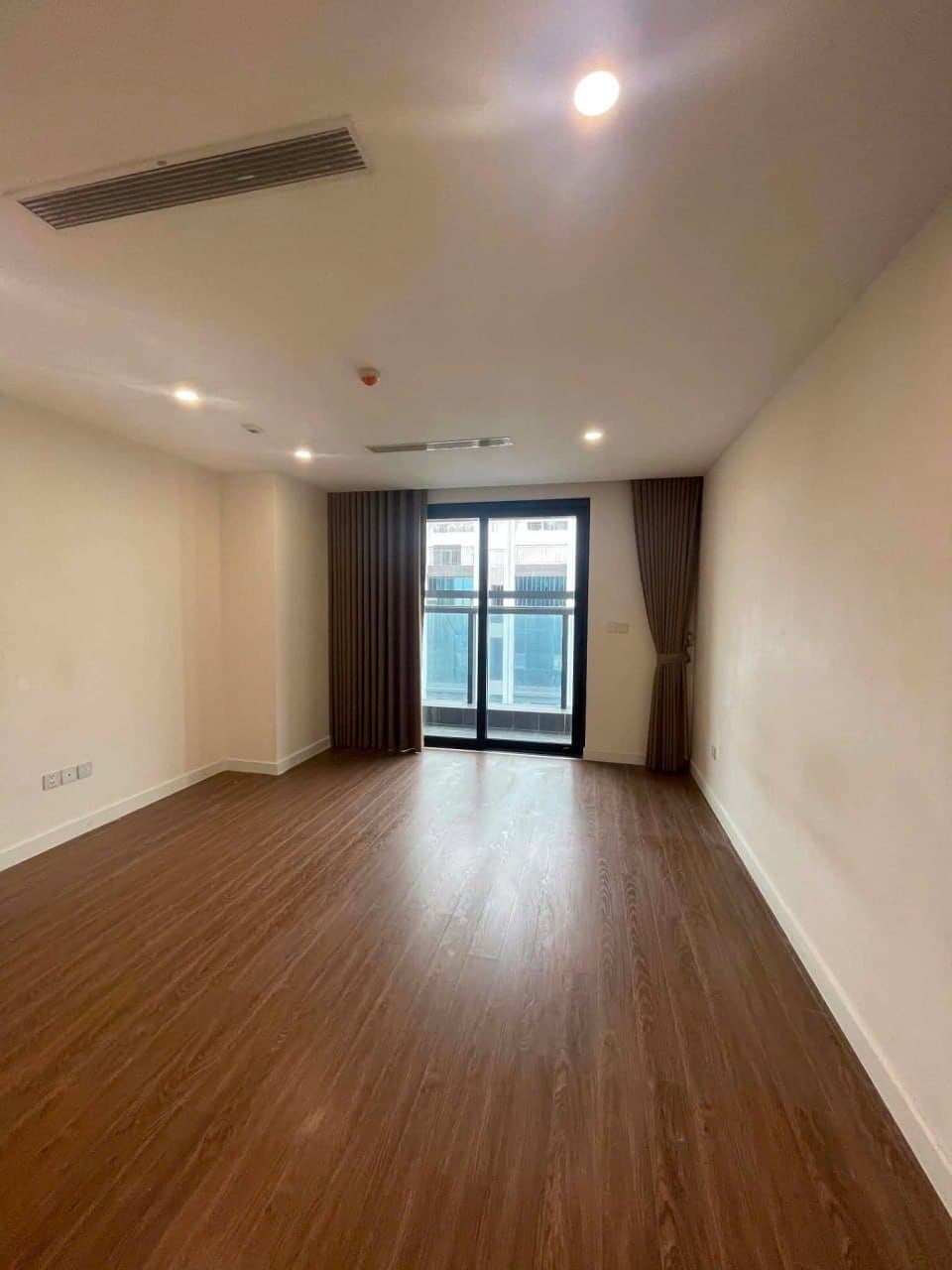 Sunshine Center 팜흥 3침실 153㎡ 월세 사진 8 |  |