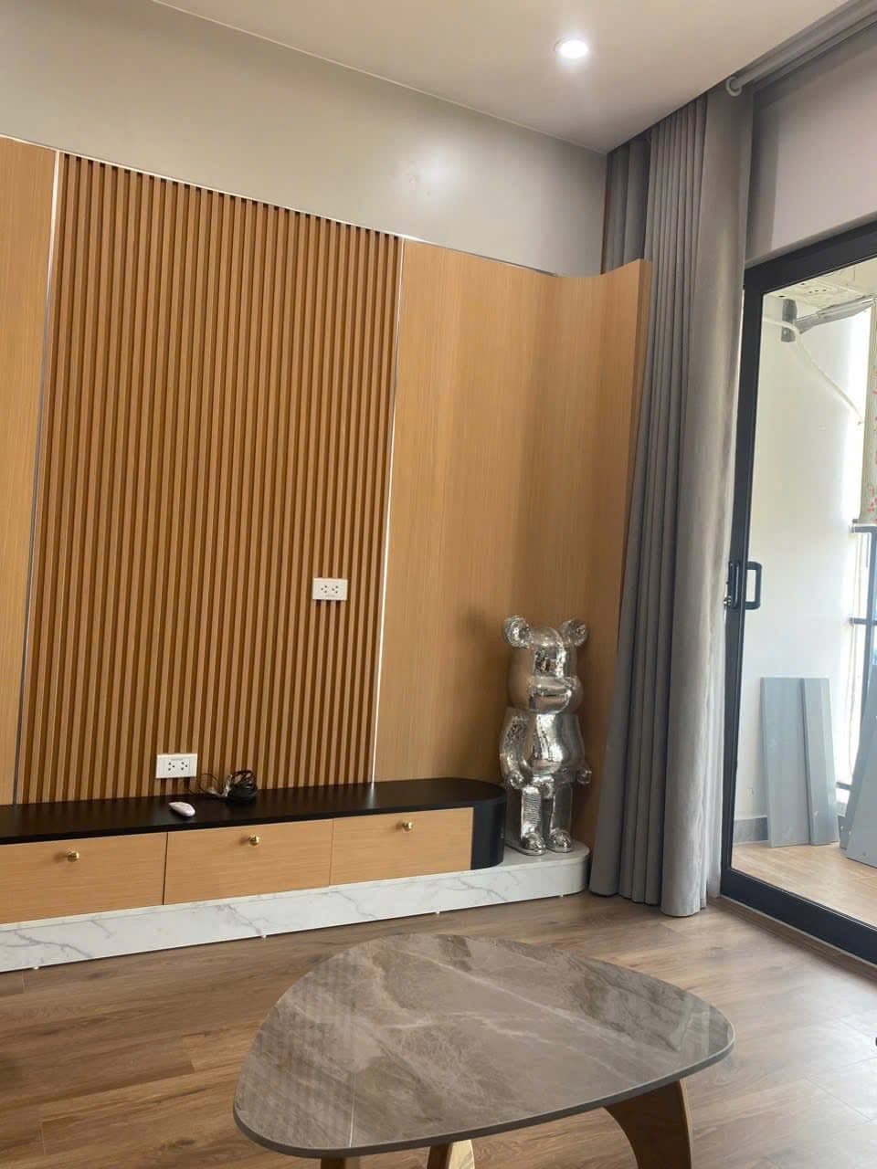깟뜨엉통냣 아파트 3침실 풀옵션 월세 사진 6 |  |