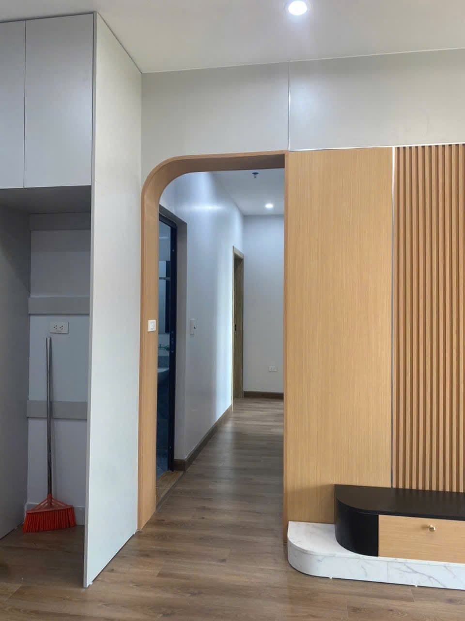 깟뜨엉통냣 아파트 3침실 풀옵션 월세 사진 7 |  |