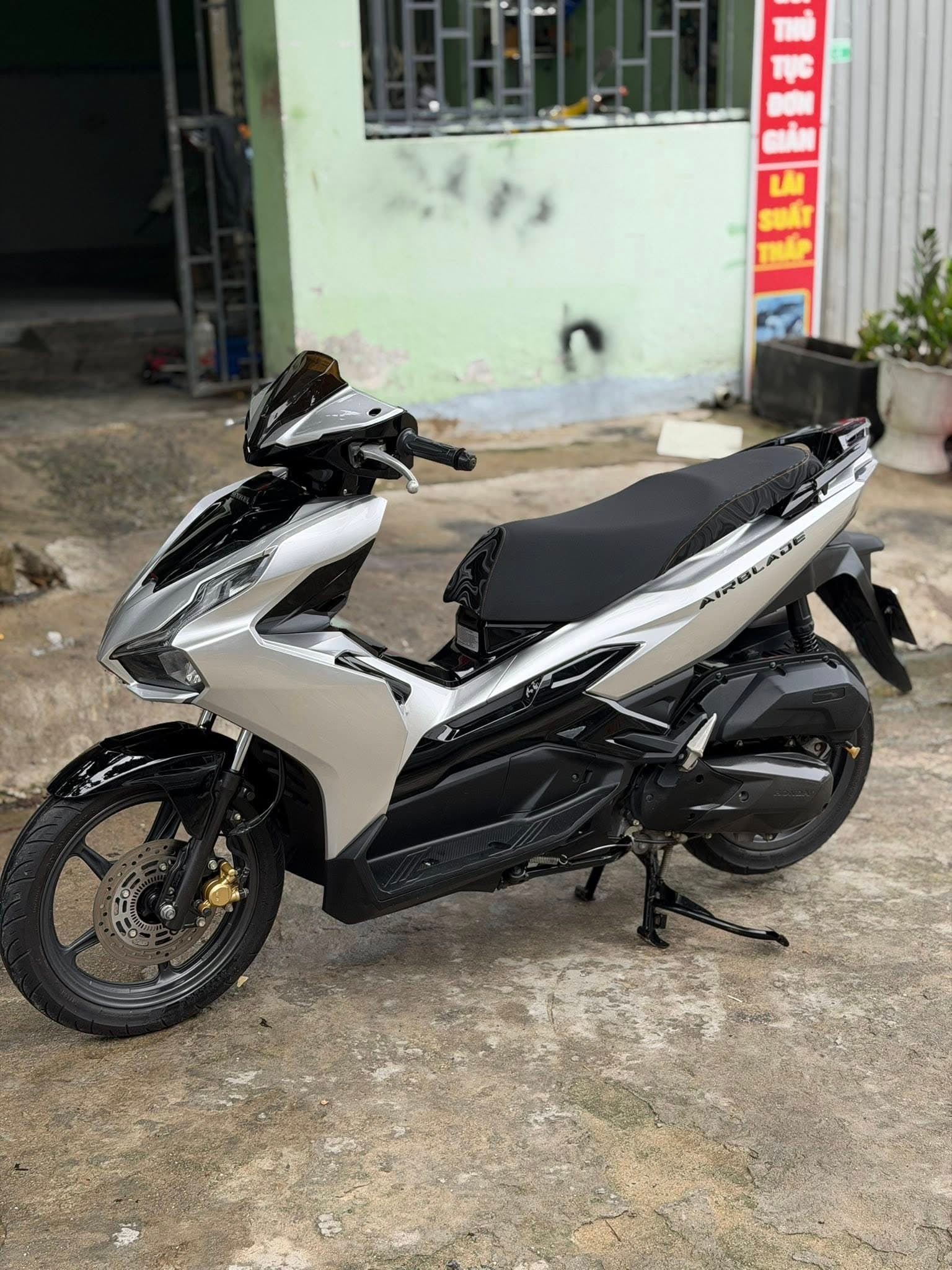 Ảnh xe máy 4 |  |  |  |  |  |