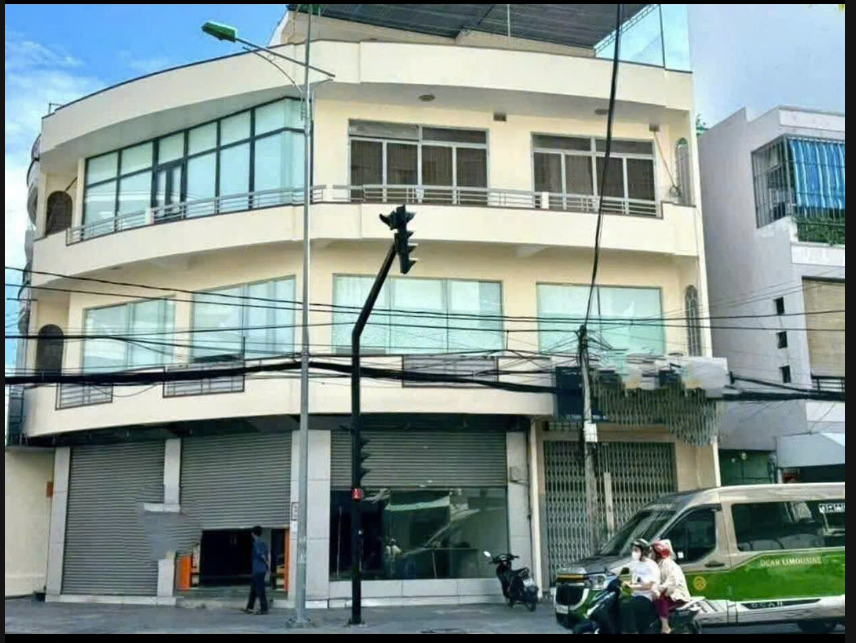 나트랑 담 시장 인근 | 코너 위치 · 2면 도로 · 전용 3층 · 장기 계약 가능