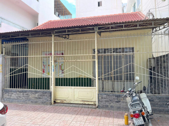 나트랑 한인 집중 지역 상가 임대 ㅣ 1층 단독 건물 · 장기 계약 . 다양한 사업 가능